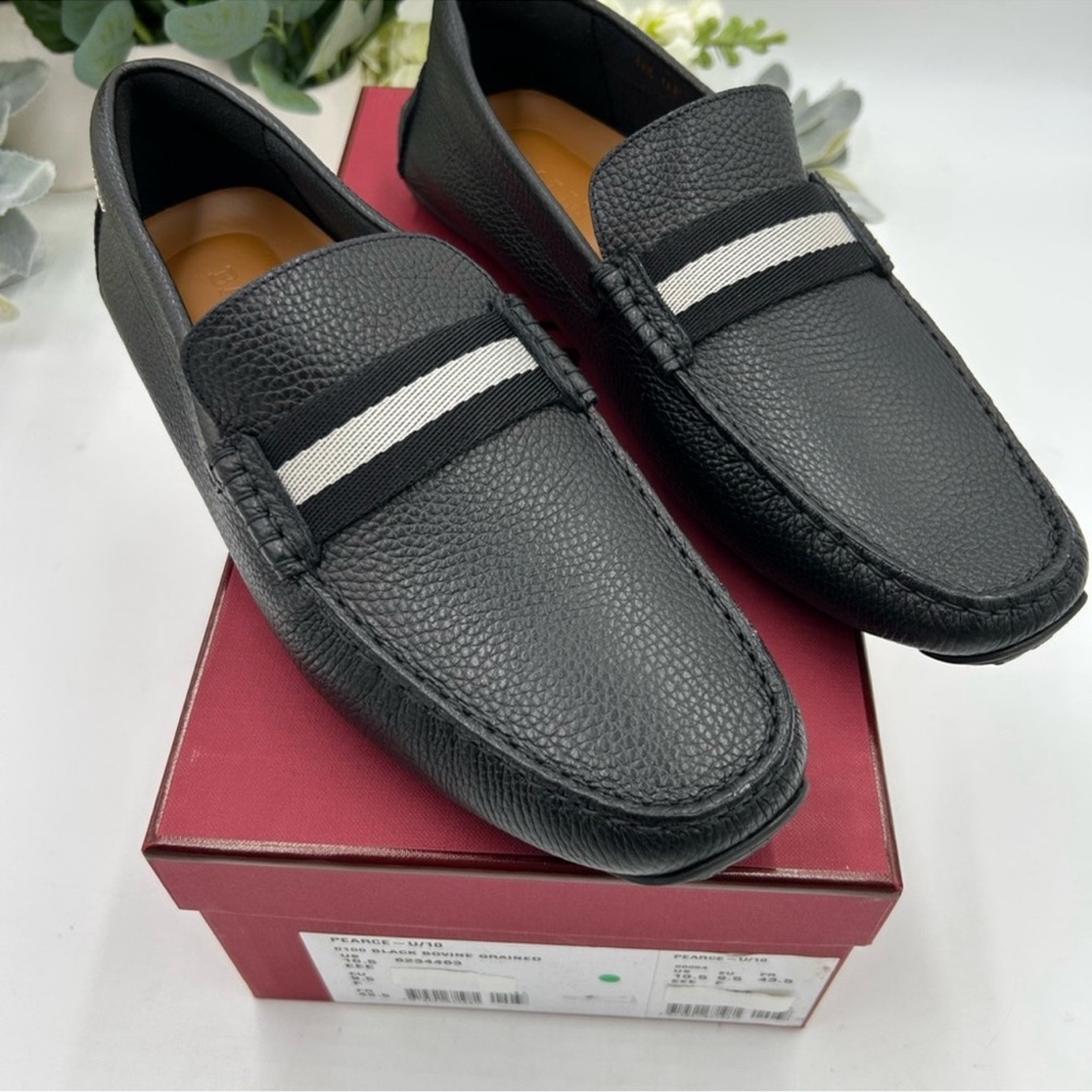 Men’s BALLY pebble grain leather driver loafers size 10.5 made in Italy.